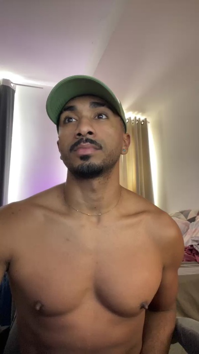 Preview photo of webcam model everton2123 on Cam4
