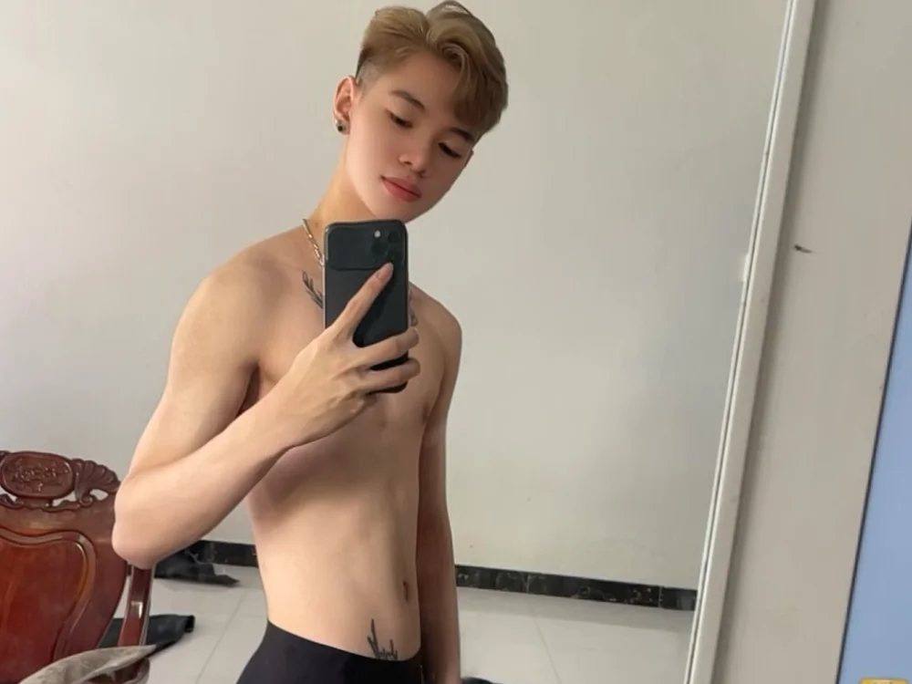 linhfag, model webcam de Stripchat: fotos