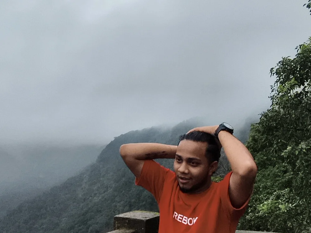 Preview photo of webcam model vinayaka_2002 on Stripchat