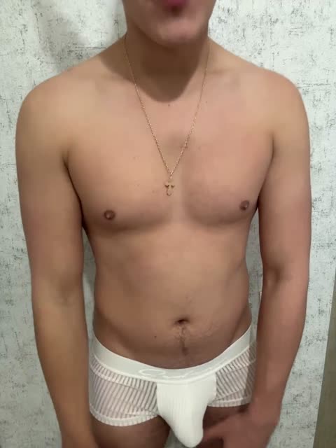 alextop21t1, webcammodell på BongaCams: bilder