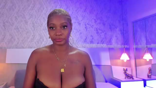 kylie_glow, model webcam de Chaturbate: fotos